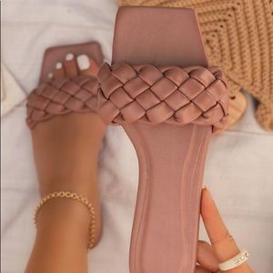 NEW** LADIES BLUSH BREADED BAND FLAT SANDALS